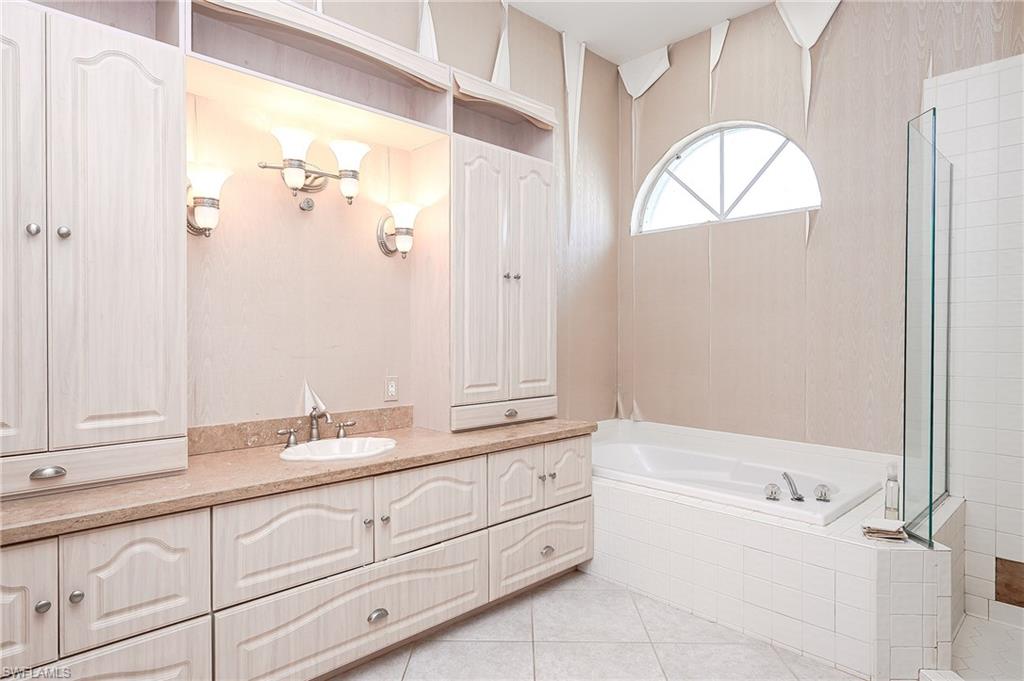 382 Henley DR