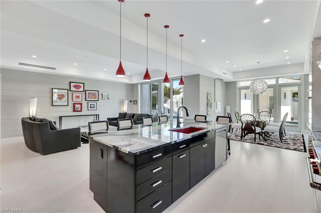 739 5th AVE N