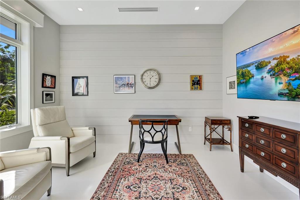 739 5th AVE N