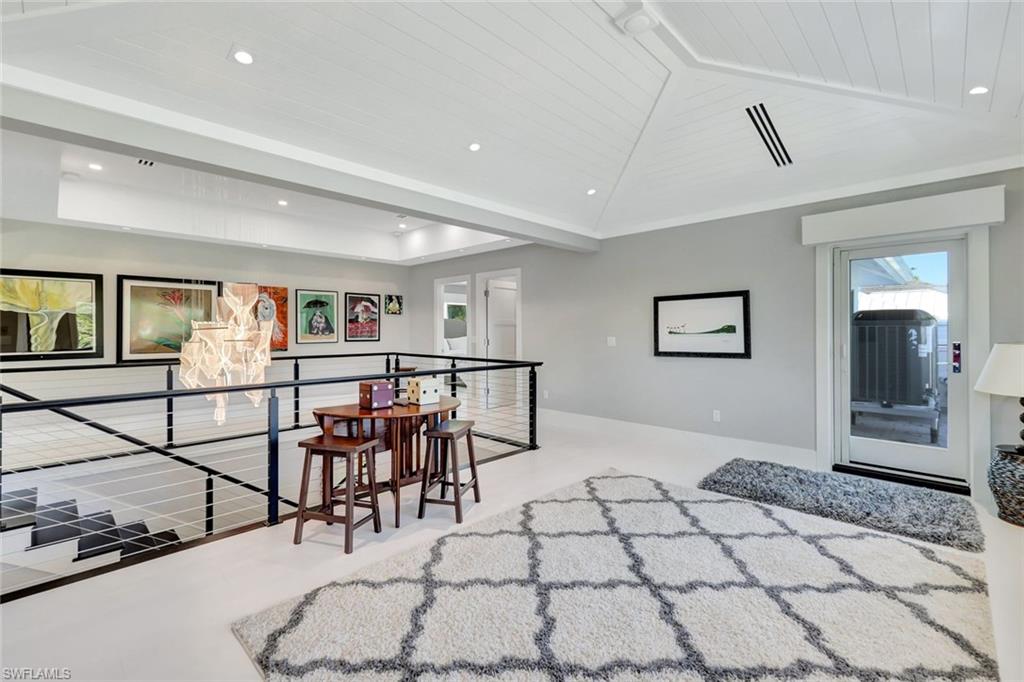 739 5th AVE N