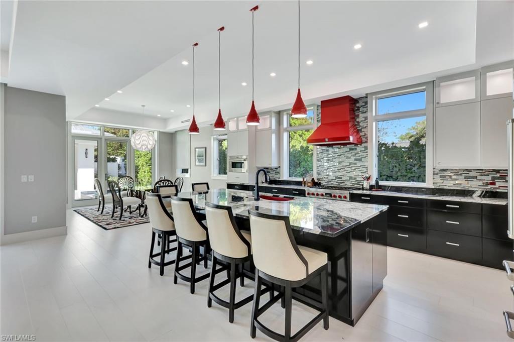 739 5th AVE N