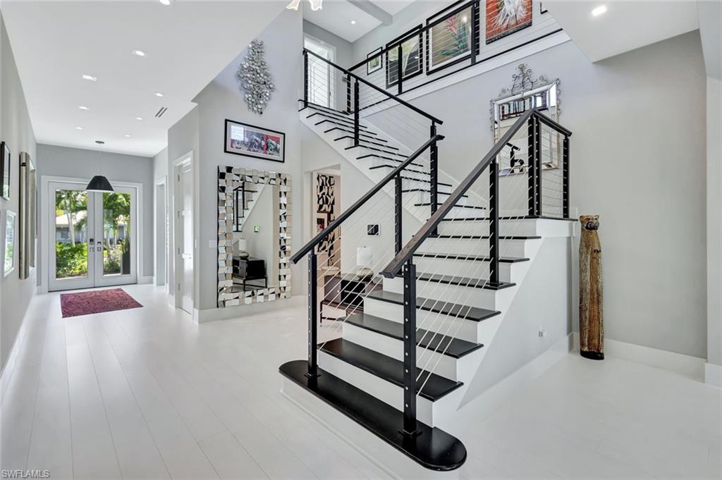 739 5th AVE N