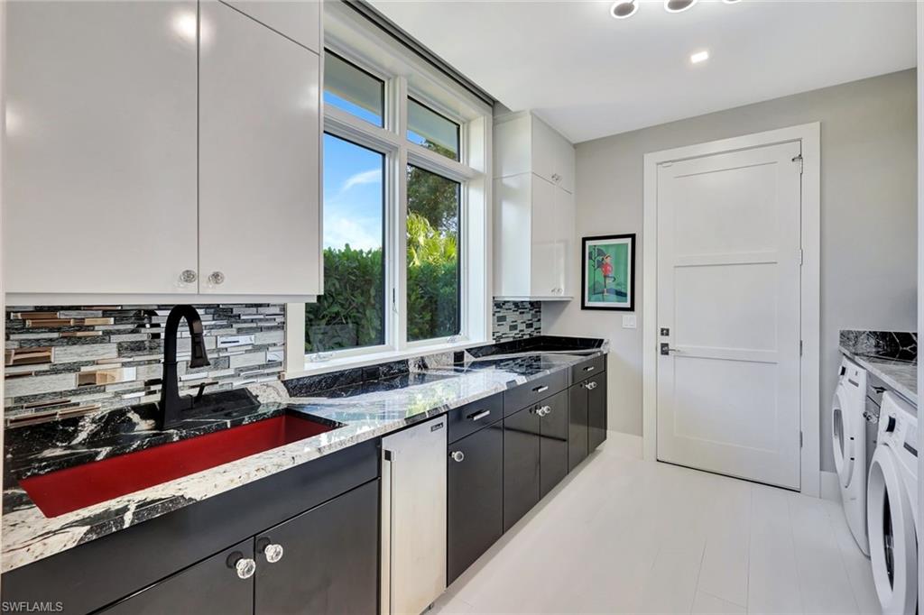 739 5th AVE N
