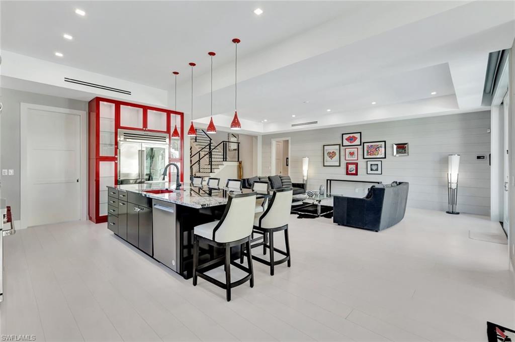 739 5th AVE N