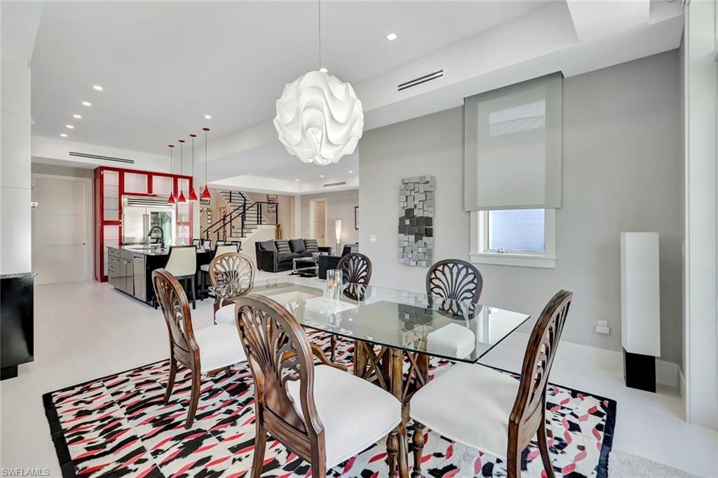 739 5th AVE N