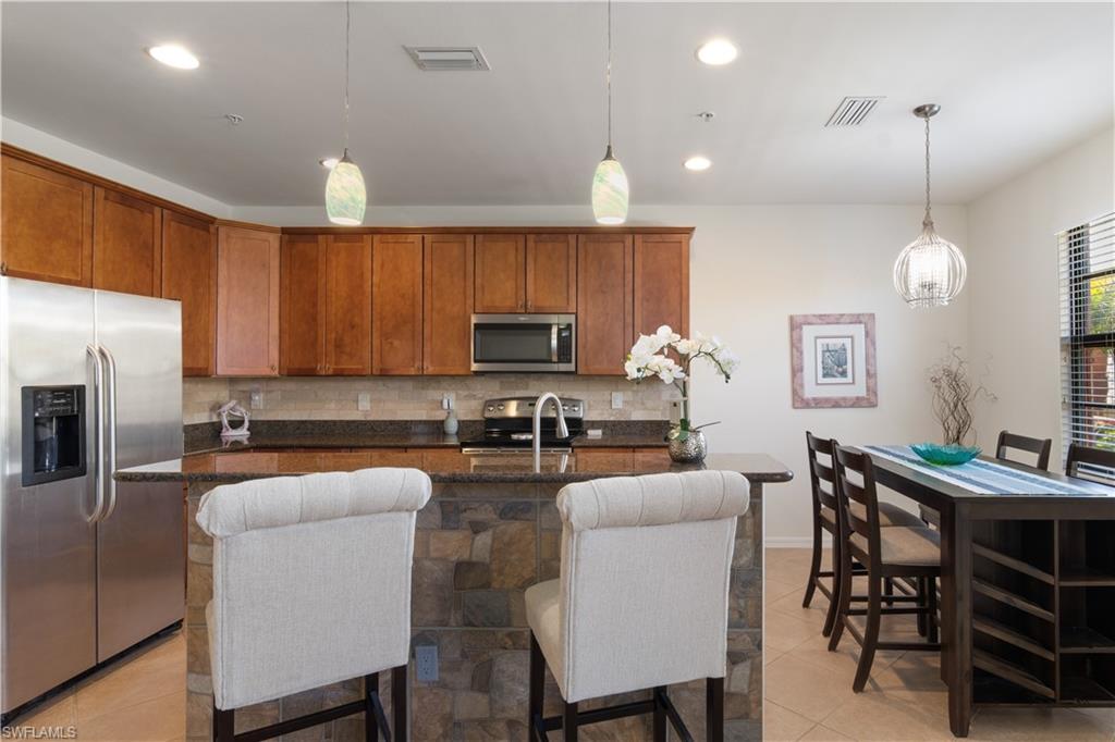 8993 Cambria CIR 1907