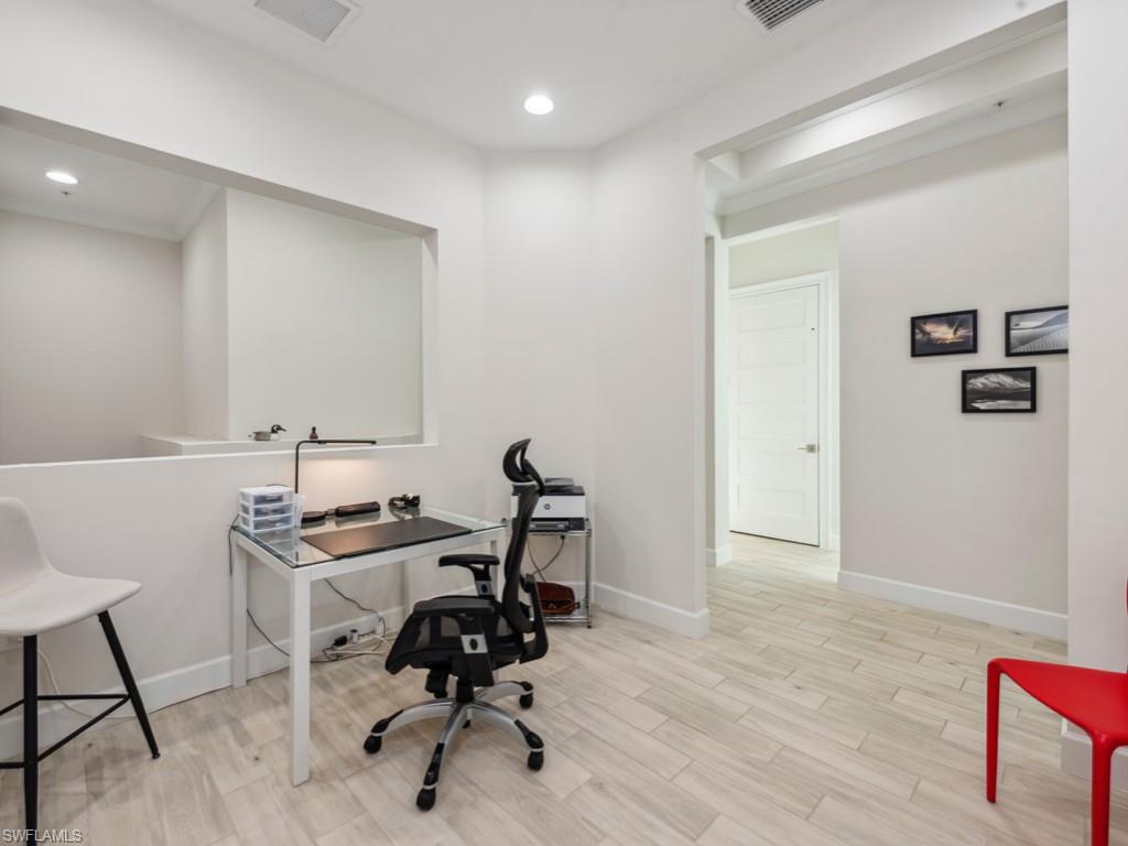 6509 Dominica DR 201
