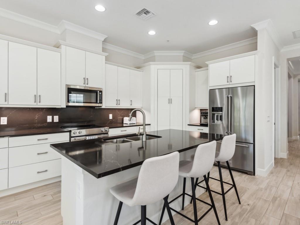 6509 Dominica DR 201