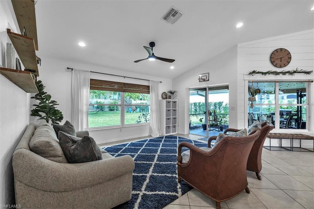 488 Henley DR