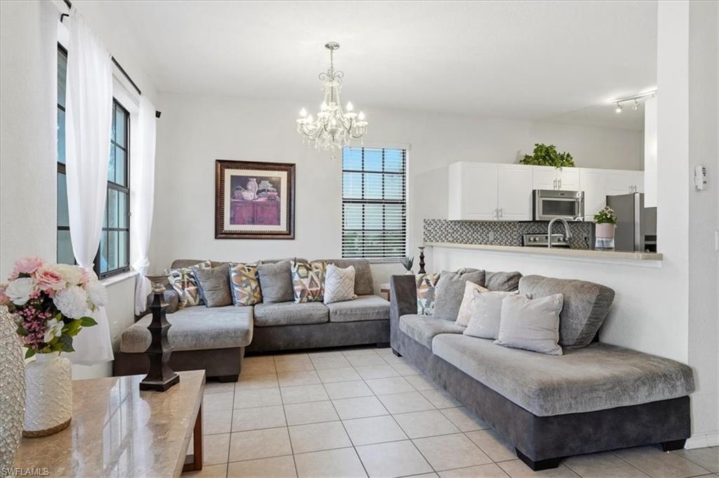 7576 Bristol CIR