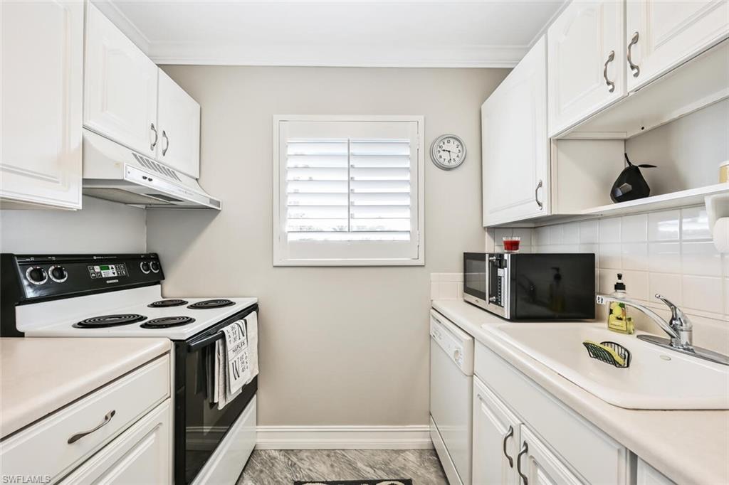 1100 Gulf Shore BLVD N 304