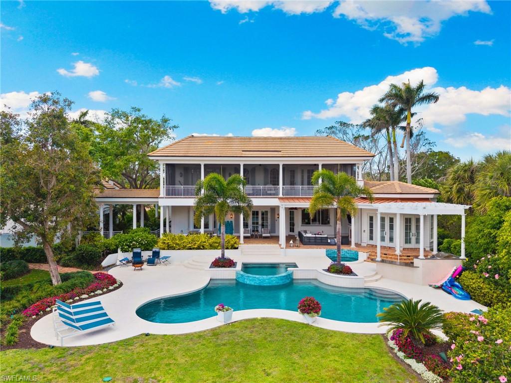 2325 Lantern LN