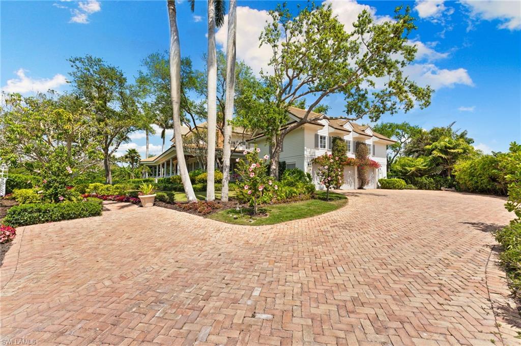 2325 Lantern LN