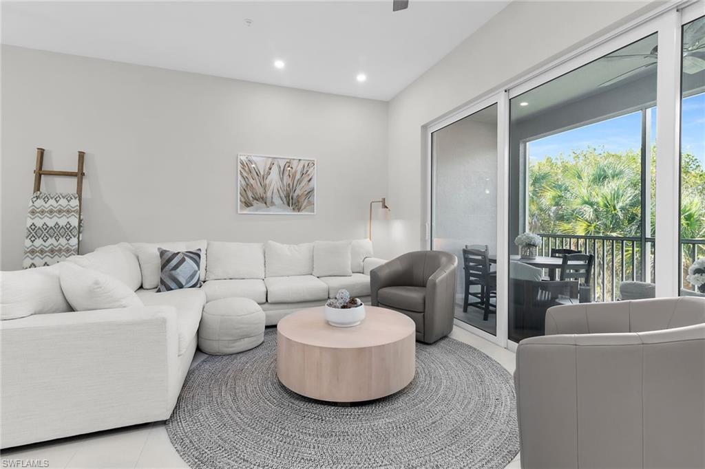 268 Indies DR E 202