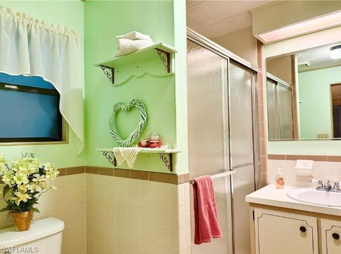 16 Turquoise AVE