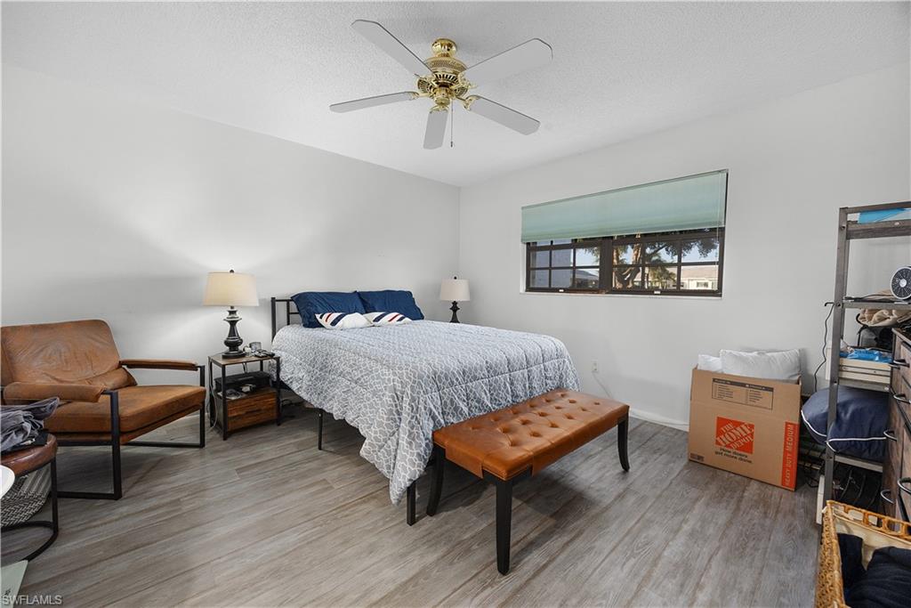 1513 Edgewater CIR