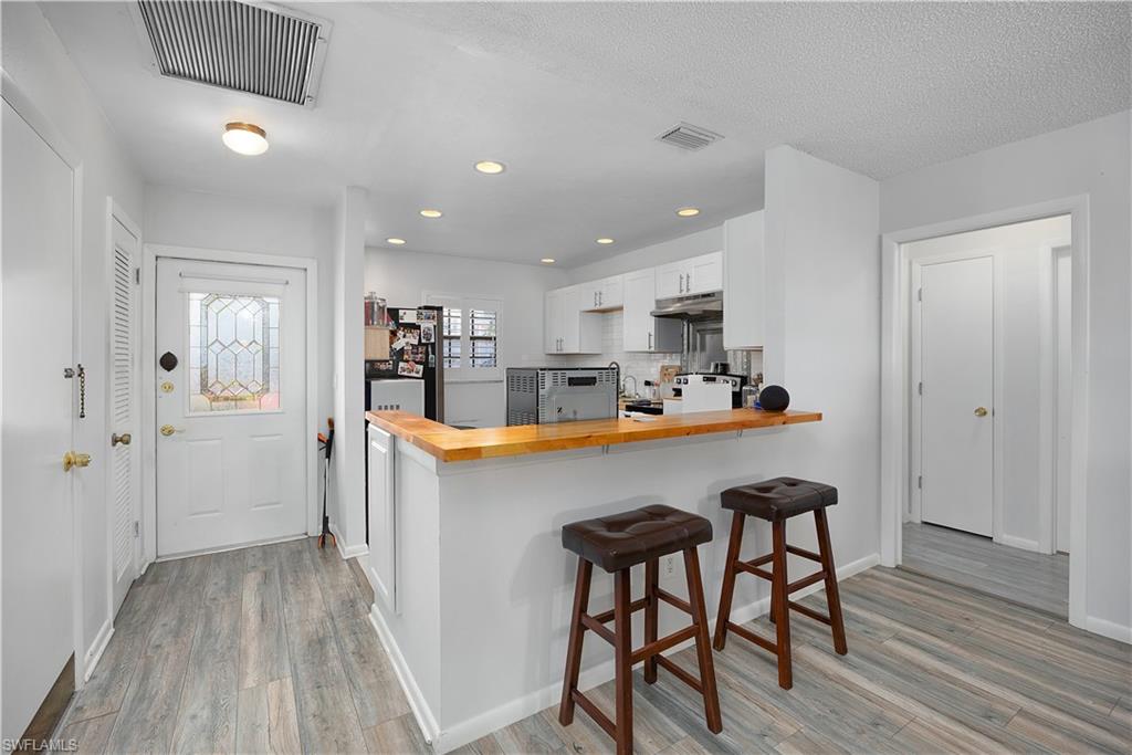 1513 Edgewater CIR