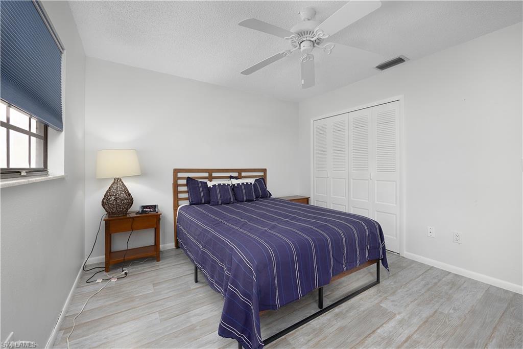 1513 Edgewater CIR