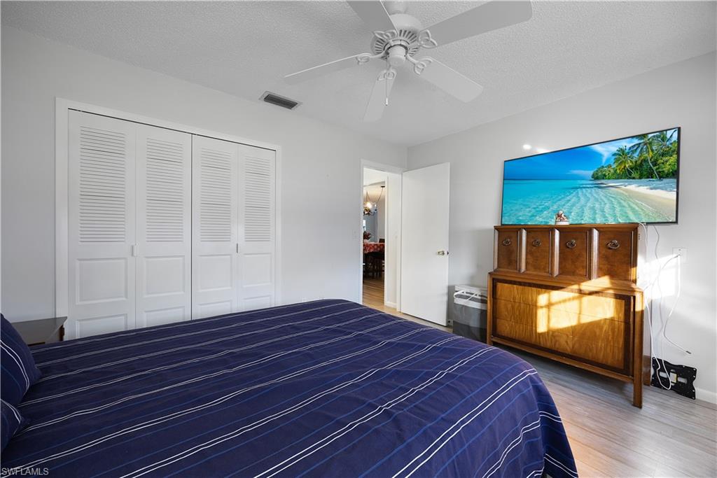 1513 Edgewater CIR