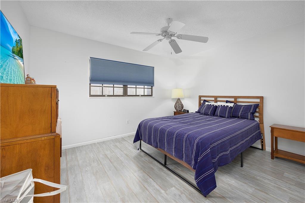 1513 Edgewater CIR