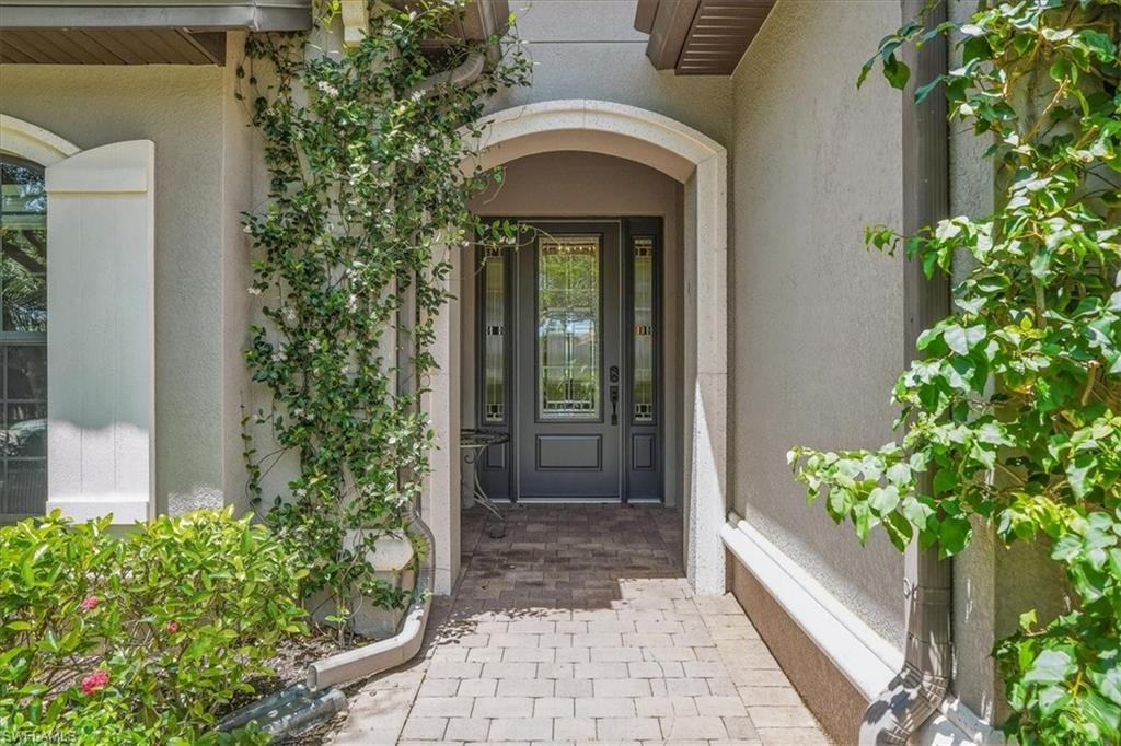9523 Campanile CIR