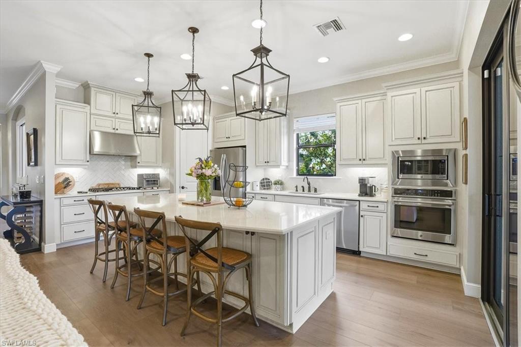 9523 Campanile CIR
