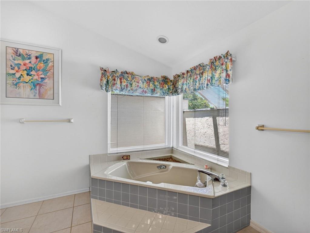 2278 ROYAL LN