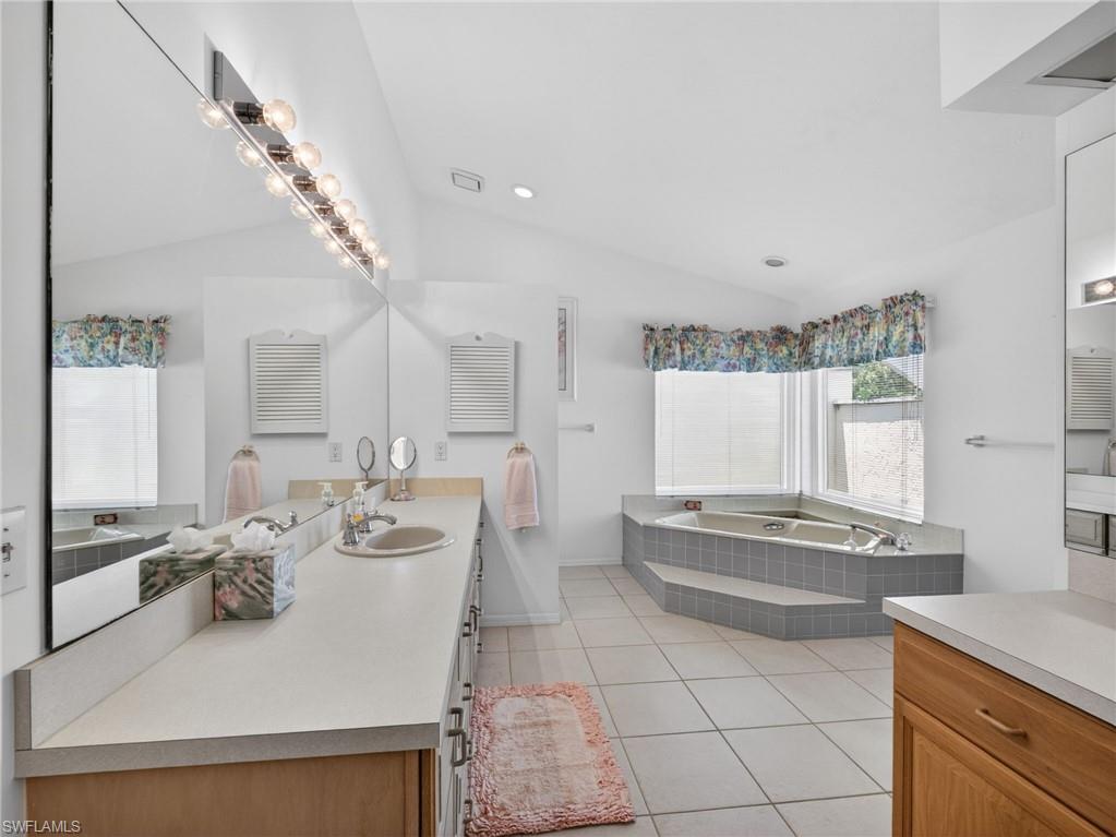 2278 ROYAL LN