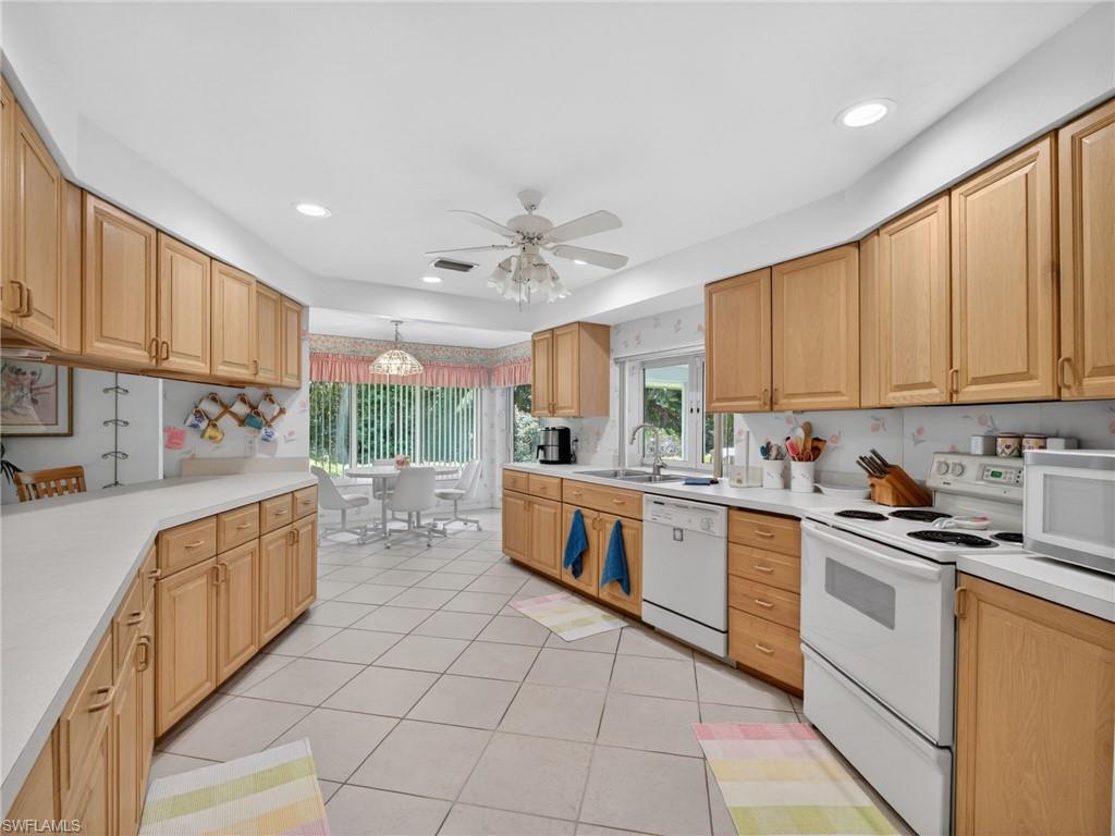 2278 ROYAL LN
