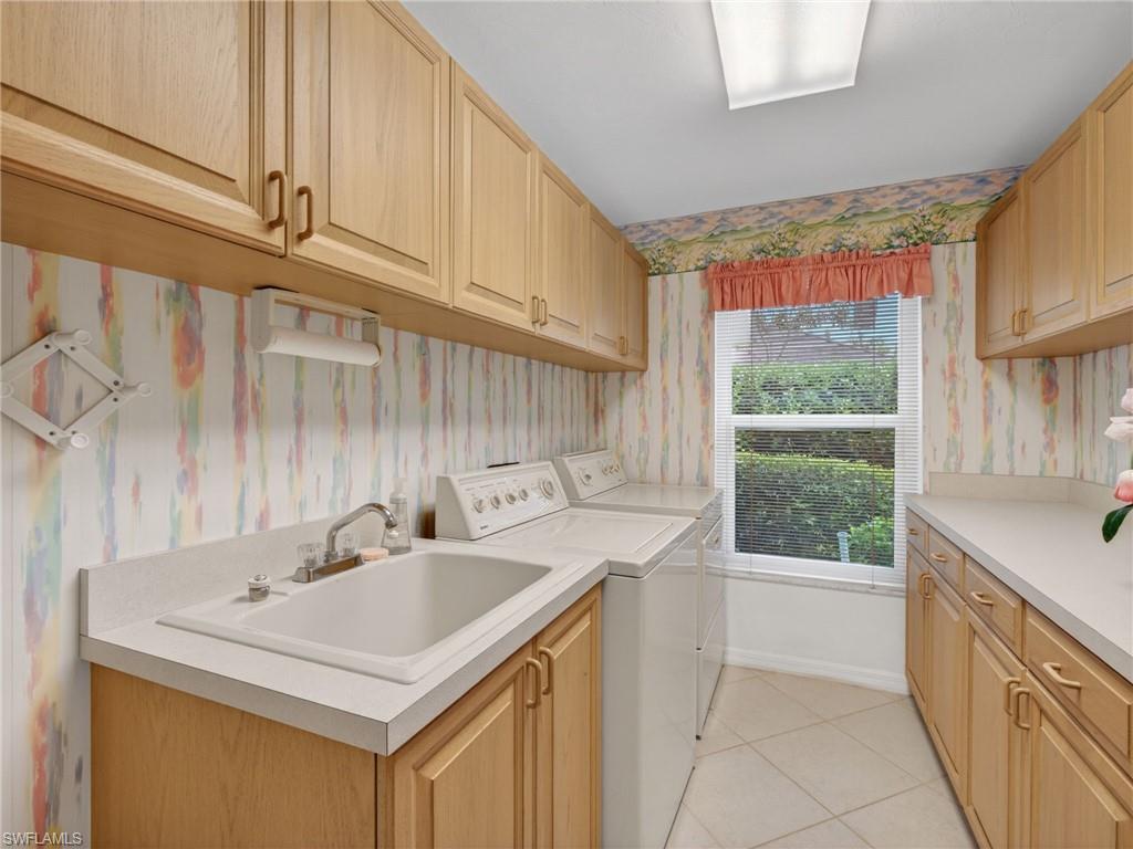 2278 ROYAL LN