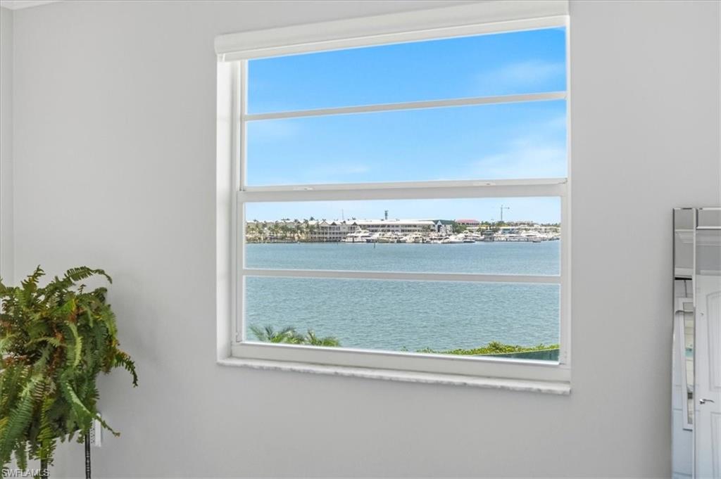 1280 Blue Point AVE C30
