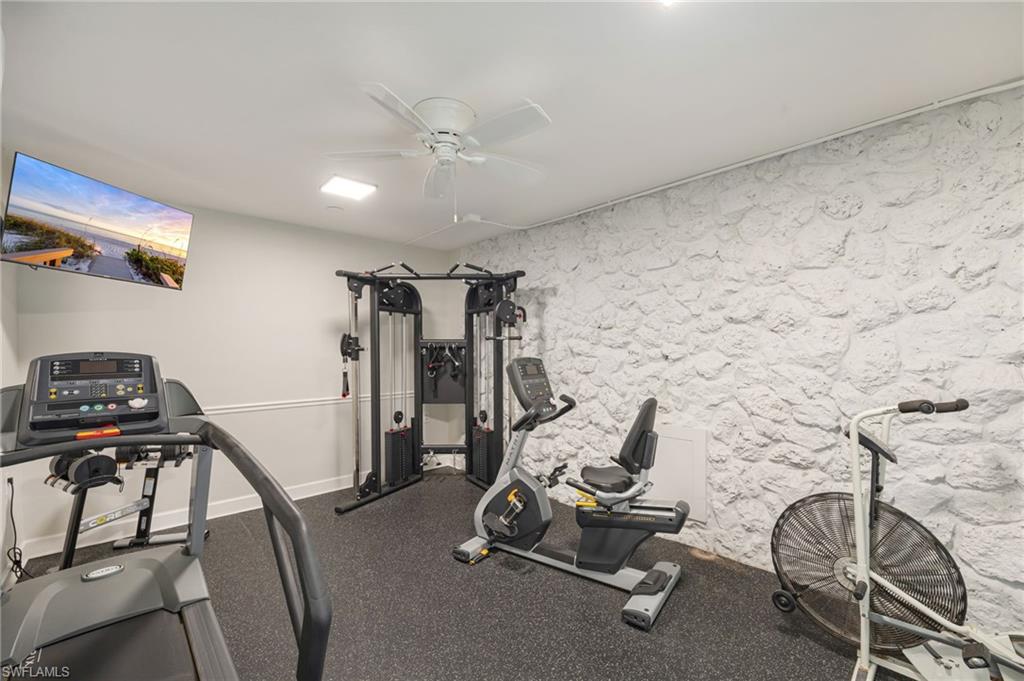 2150 Gulf Shore BLVD N 411