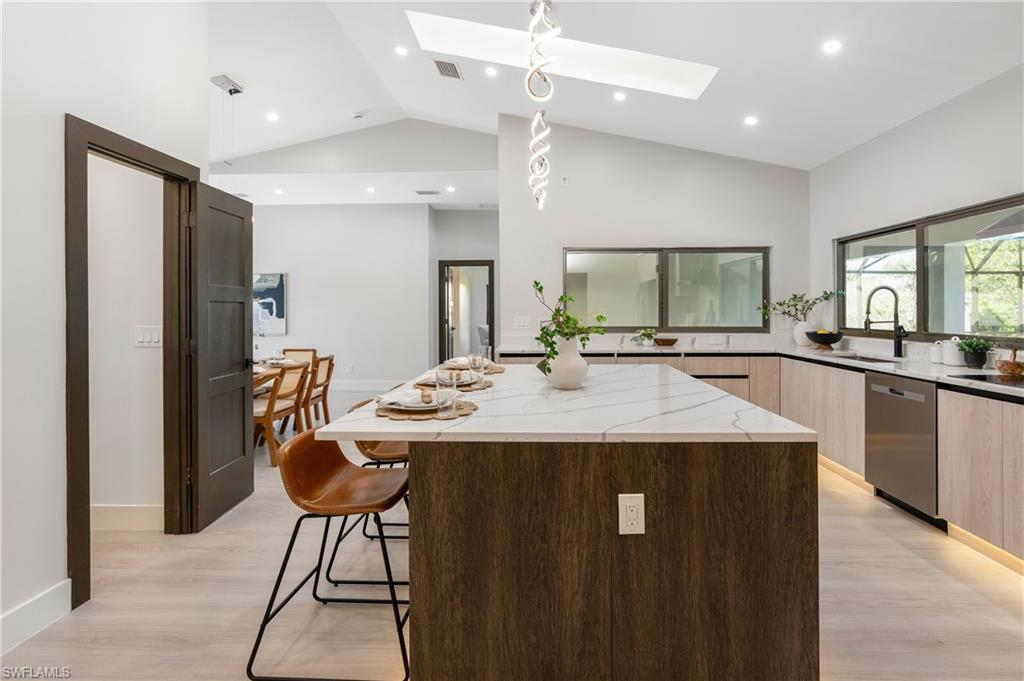 5105 Berkeley DR