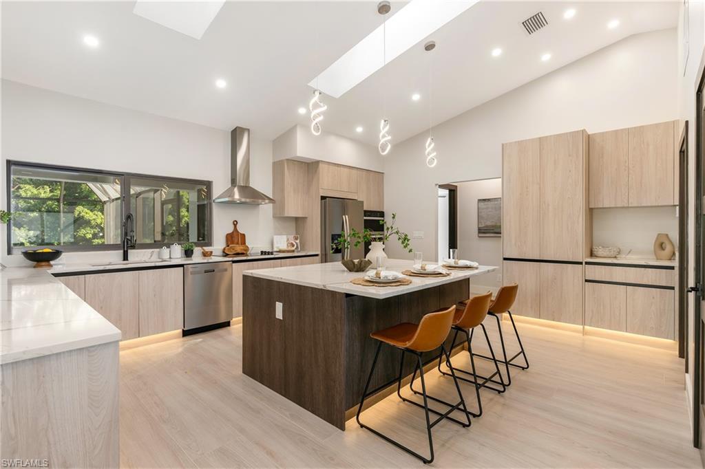 5105 Berkeley DR