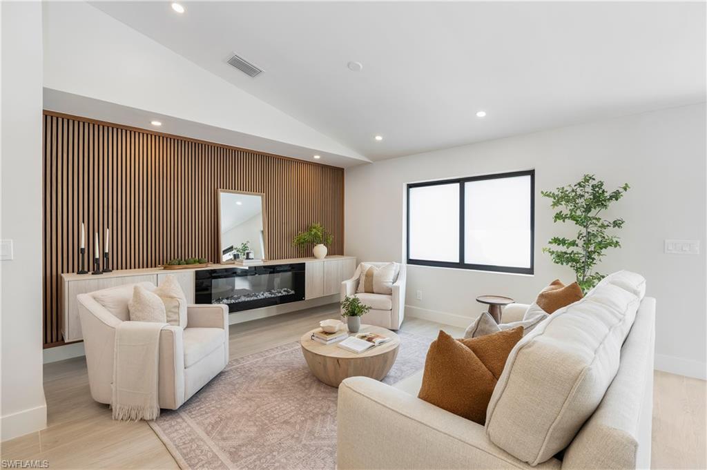 5105 Berkeley DR