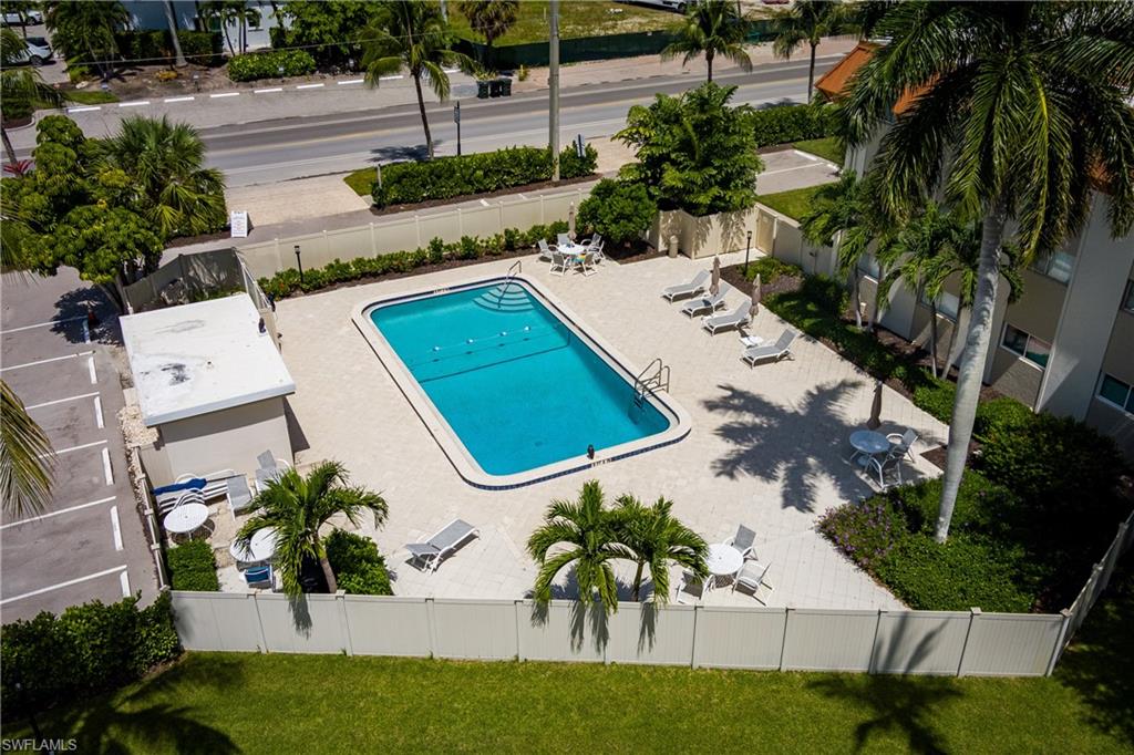 1100 Gulf Shore BLVD N 306