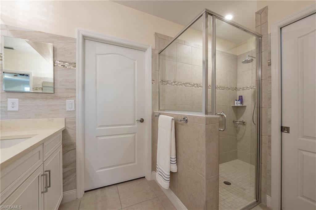 6954 Avalon CIR 702