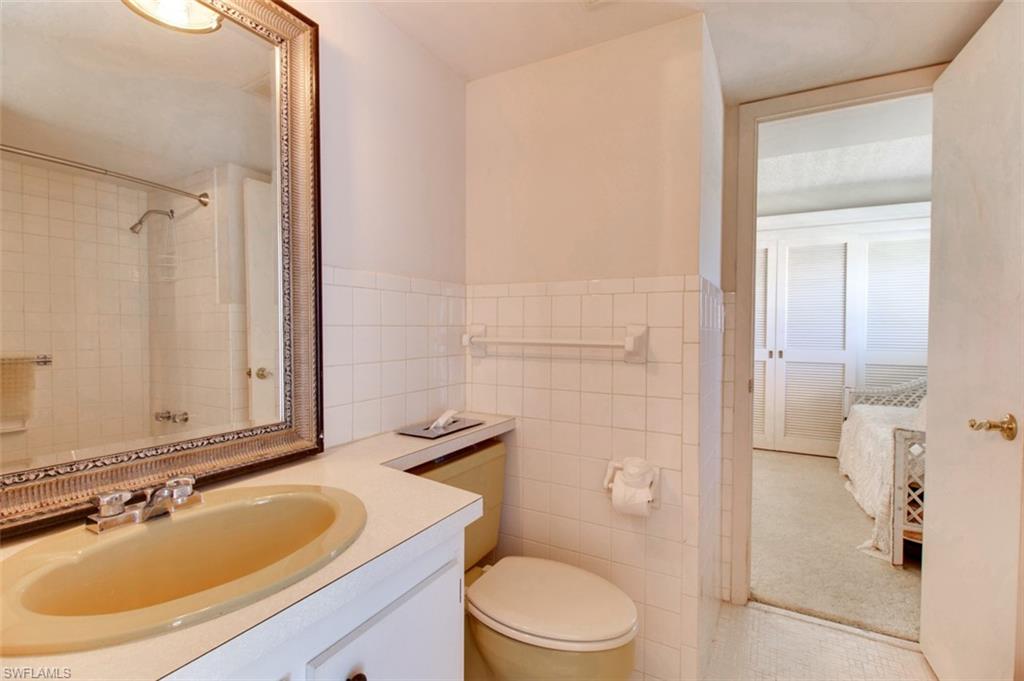 250 7th AVE S 305