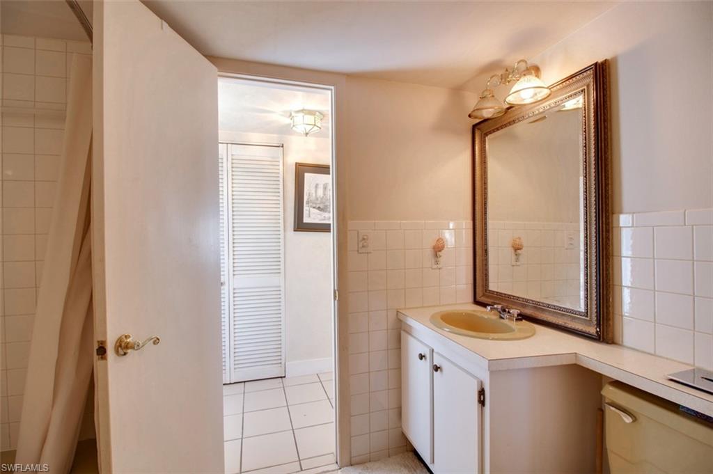 250 7th AVE S 305