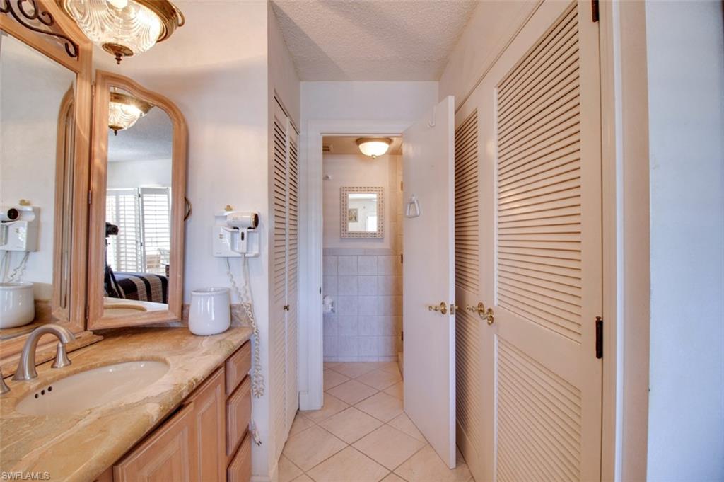 250 7th AVE S 305