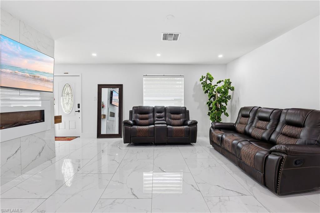 6005 Star Grass LN