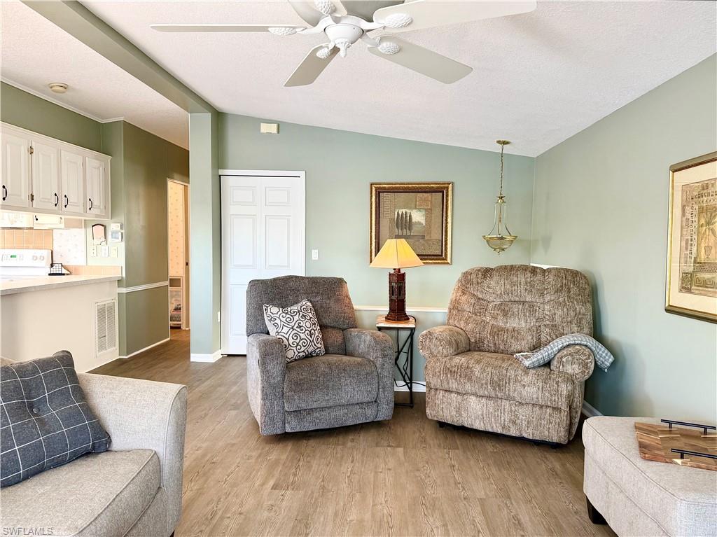 554 Cattleya Refuge 554