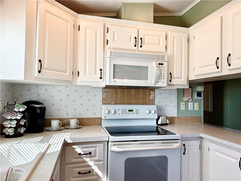 554 Cattleya Refuge 554
