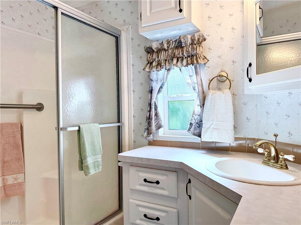 554 Cattleya Refuge 554