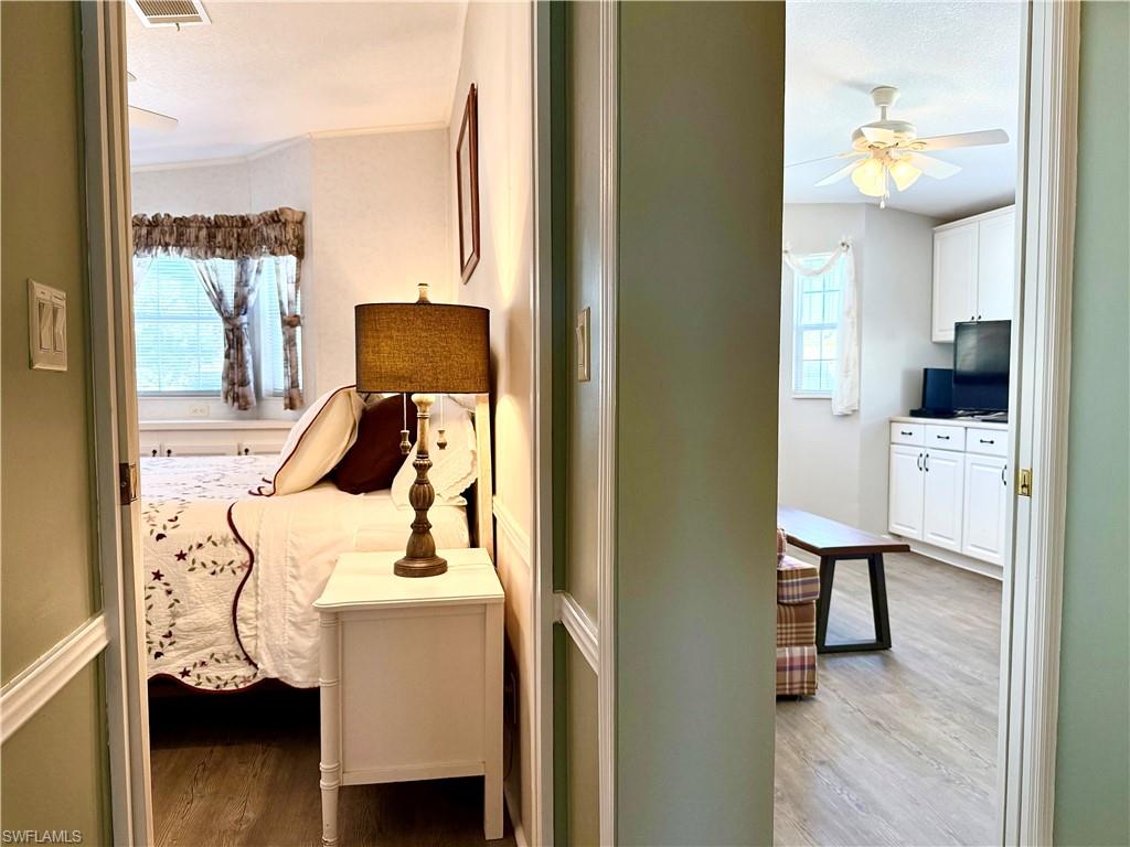 554 Cattleya Refuge 554