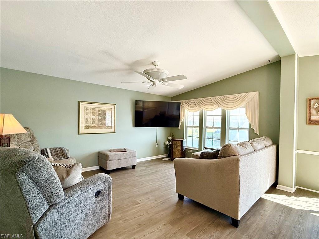 554 Cattleya Refuge 554