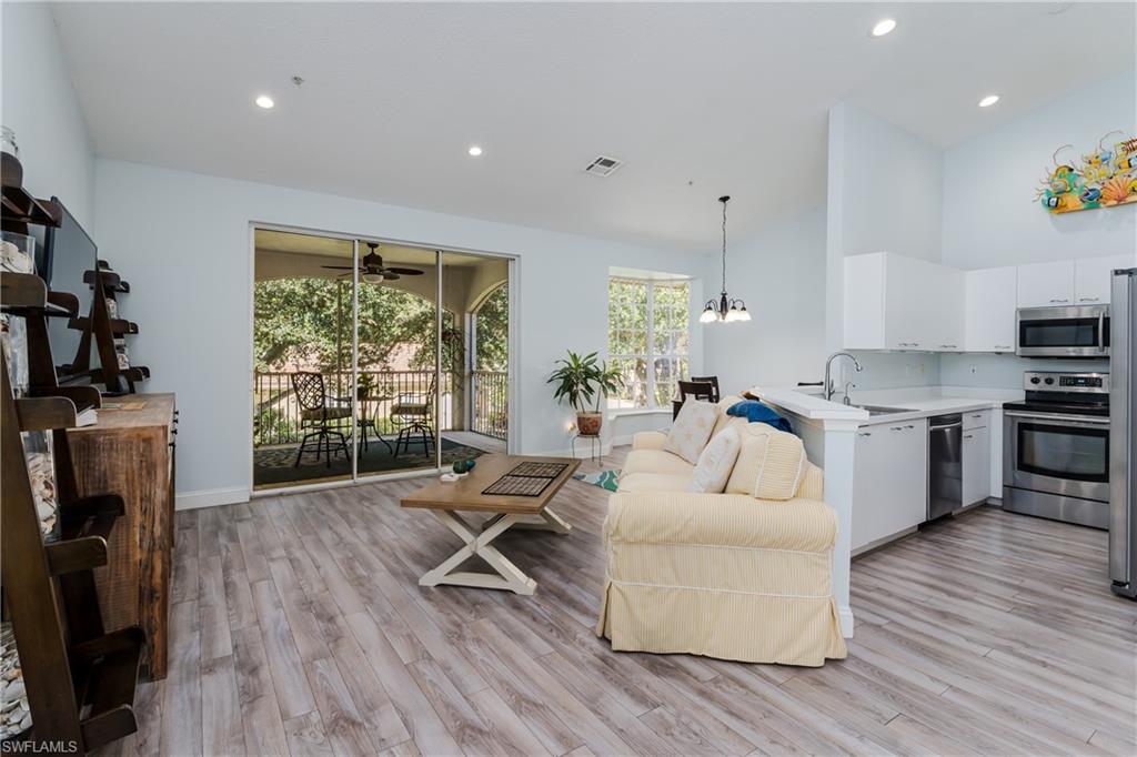 56 Silver Oaks CIR 202