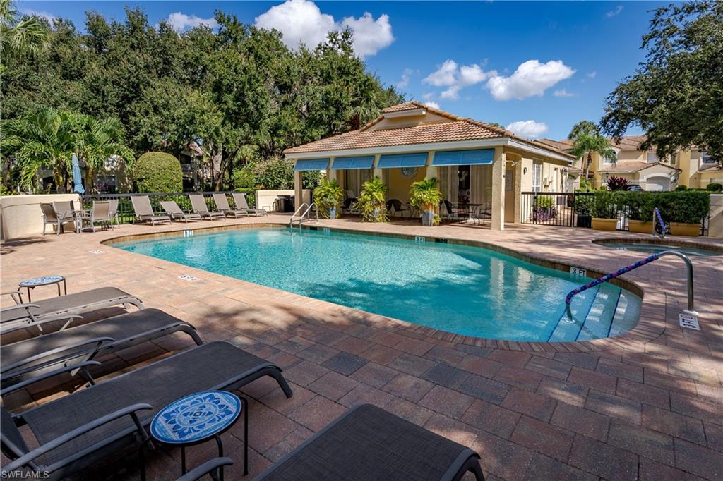 56 Silver Oaks CIR 202