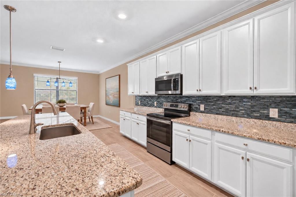 11990 Bay Oak DR