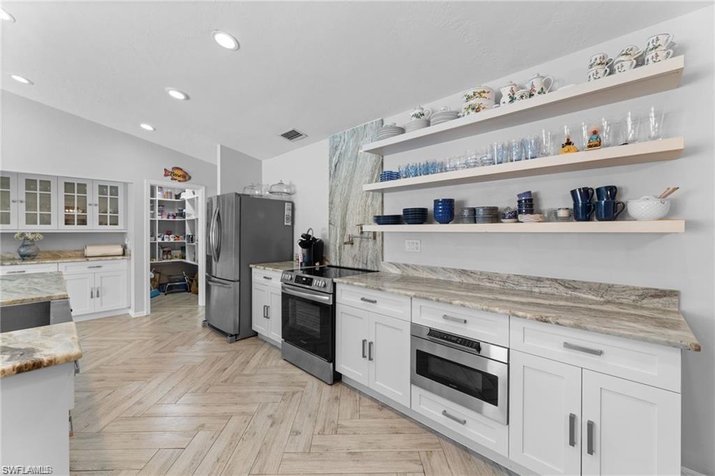 2467 Pine Woods CIR 3